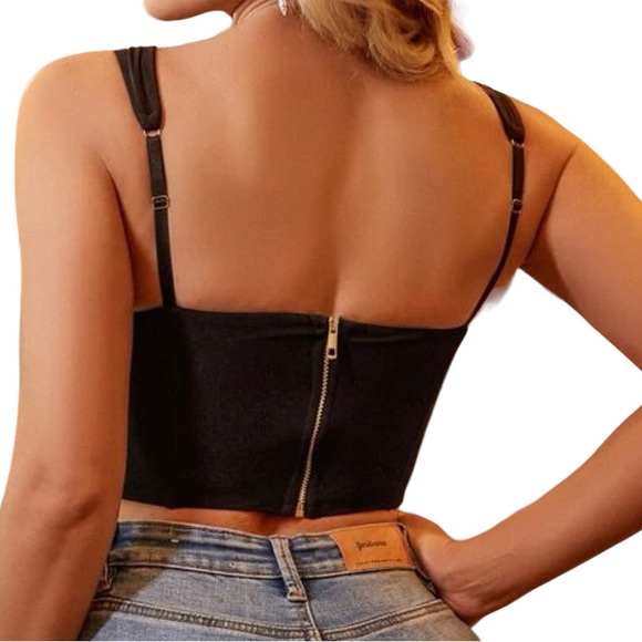 NWT Women’s Top - Picture 2 of 8